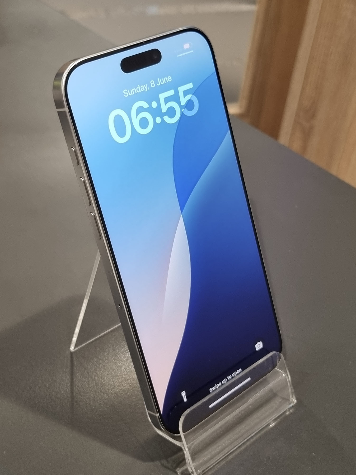 Apple iPhone 16 Pro Max 256GB - IZLOŽBENI MODEL (A10)